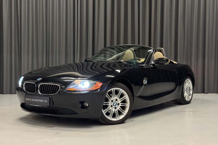 Sort BMW Z4 fra 2004 set udefra