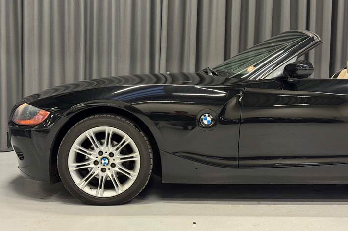 Sort BMW Z4 fra 2004