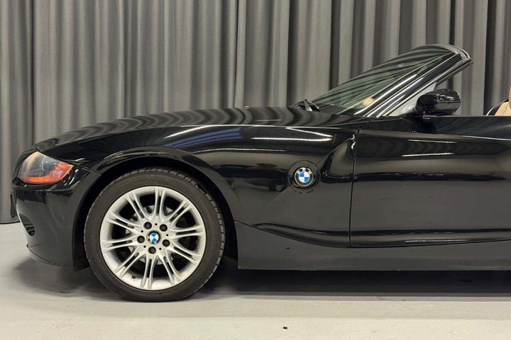 Sort BMW Z4 fra 2004