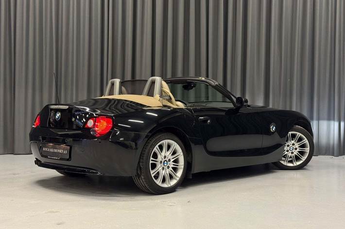 Sort BMW Z4 fra 2004