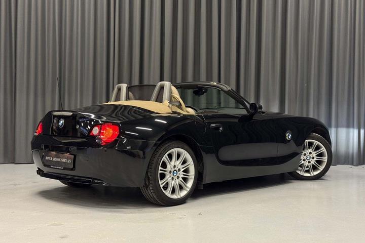 Sort BMW Z4 fra 2004
