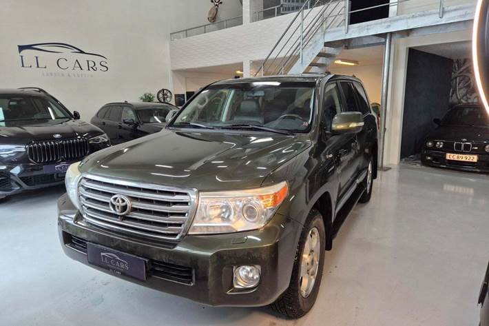 undefined Toyota Land Cruiser fra 2013 set udefra