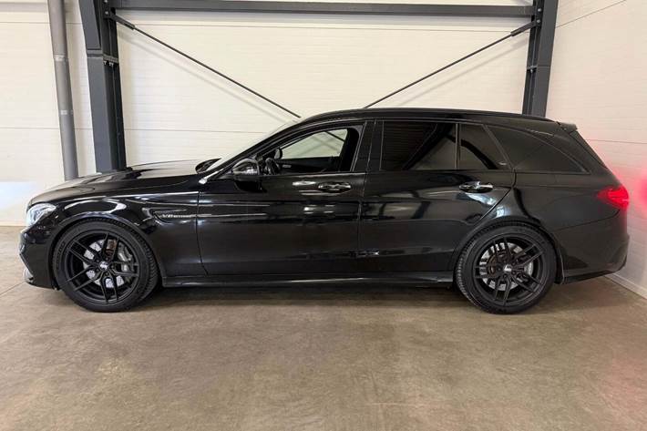 Sort Mercedes C63 fra 2016