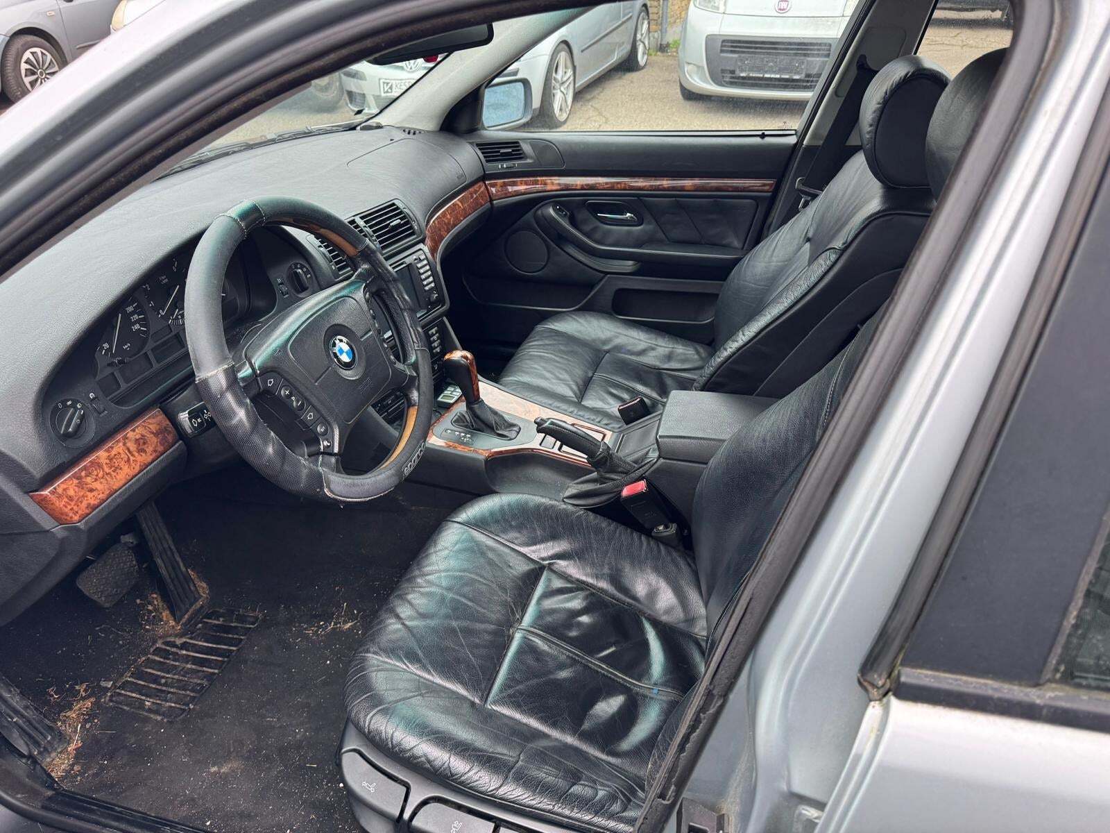 undefined BMW 523i fra 1998