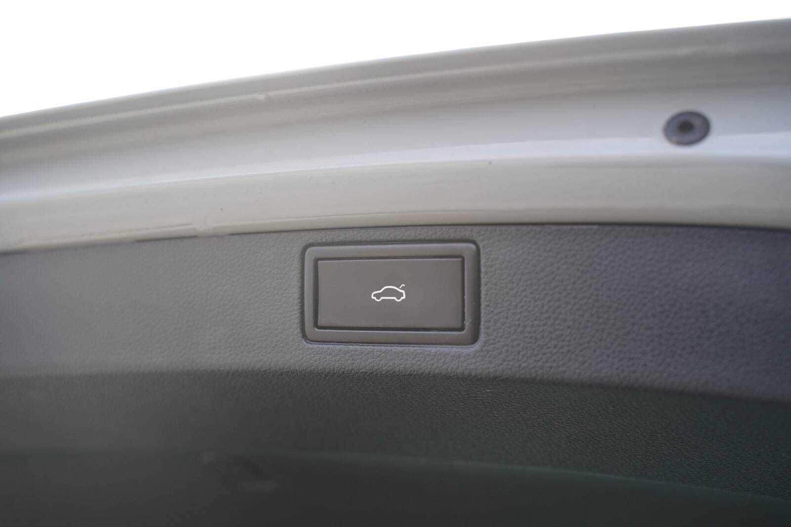 Grå Skoda Scala fra 2019