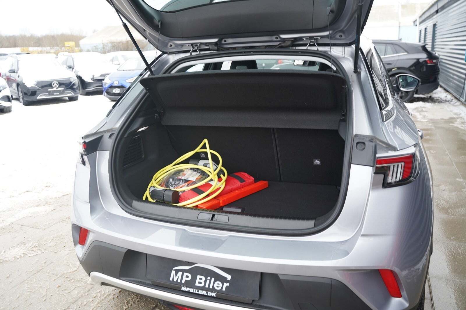 Grå Opel Mokka-e fra 2022