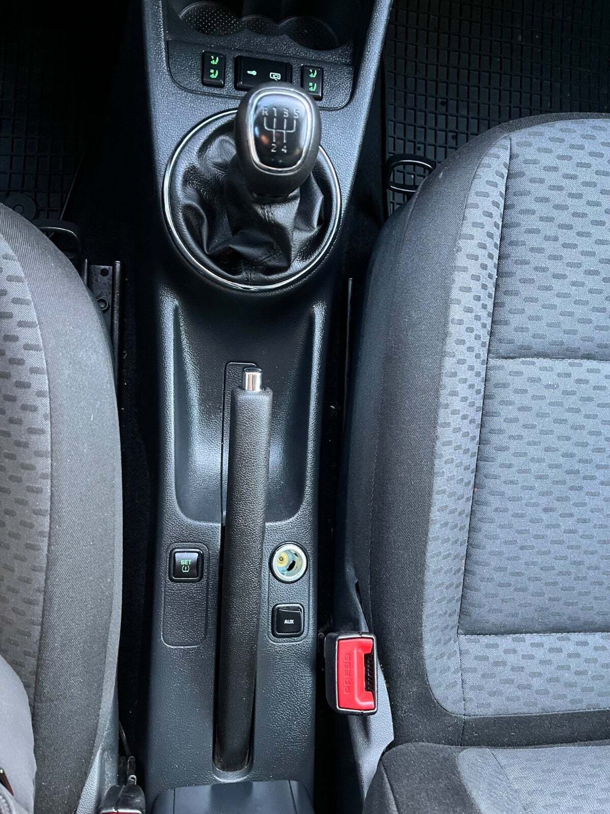 Grå Skoda Fabia fra 2015