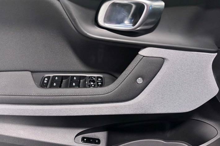 Blå Polestar 2 fra 2023