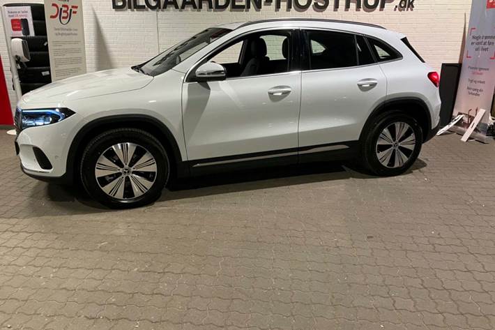 Hvid Mercedes EQA300 fra 2024