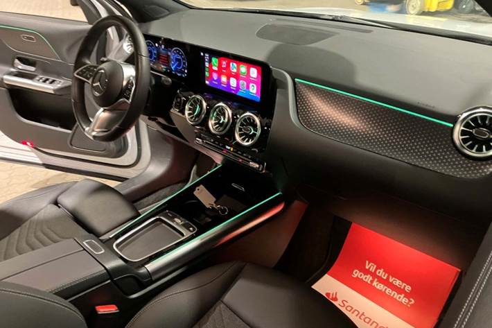 Hvid Mercedes EQA300 fra 2024