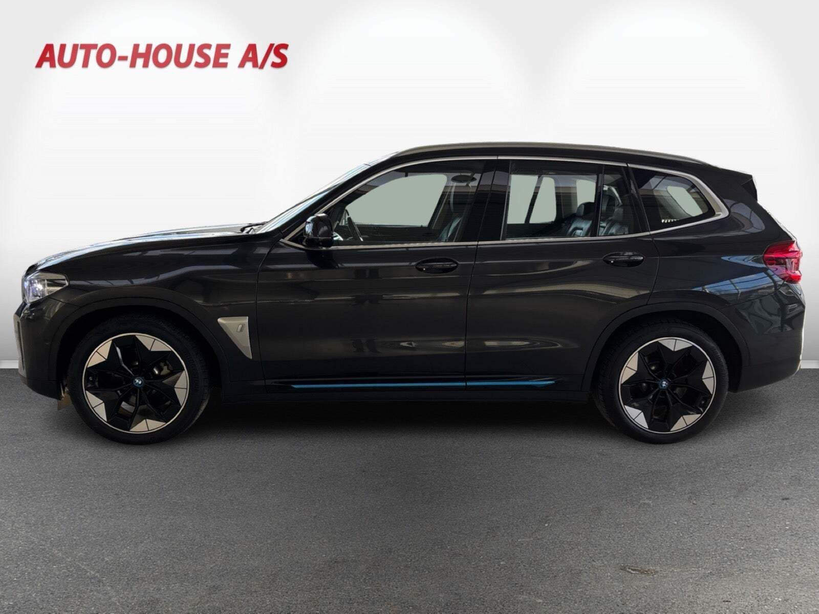 BMW iX3 Charged Plus