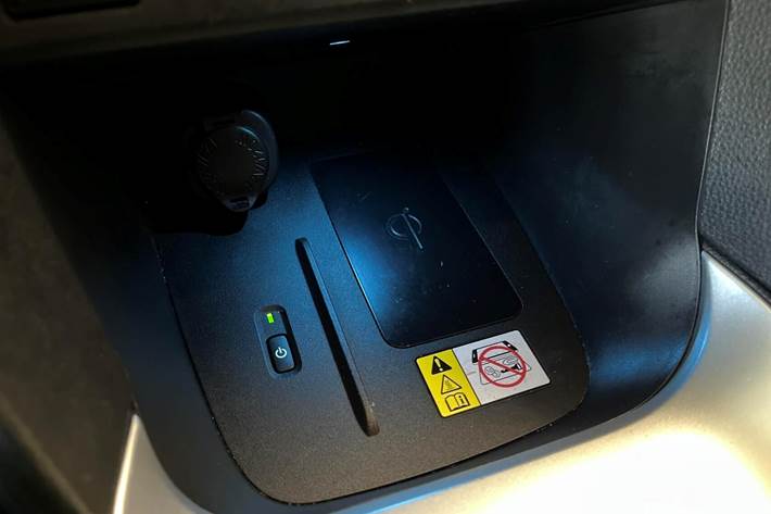 Grå Toyota Yaris Cross fra 2023