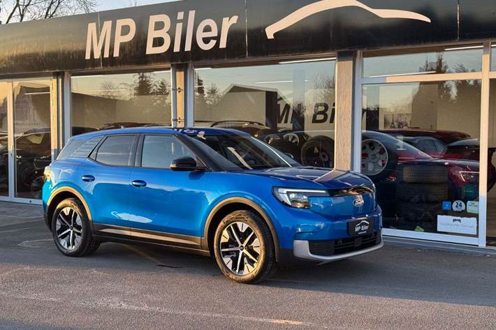 Blå Ford Explorer fra 2024 set udefra