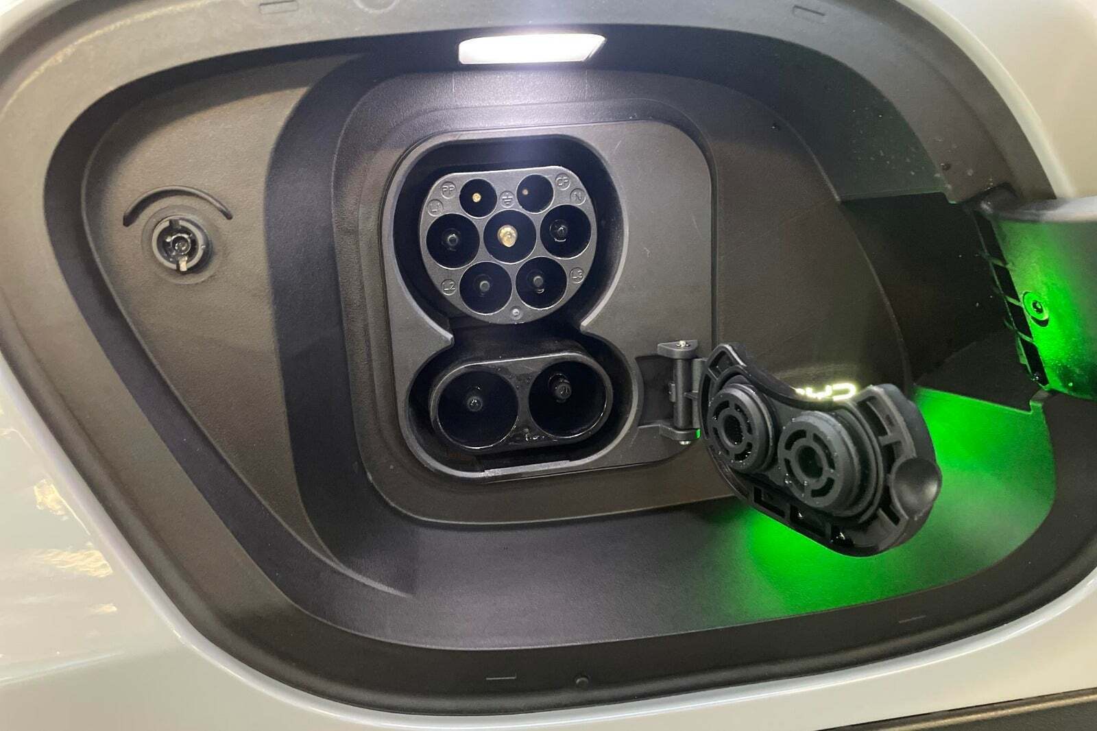 Grå BYD Sealion 7 fra 2024