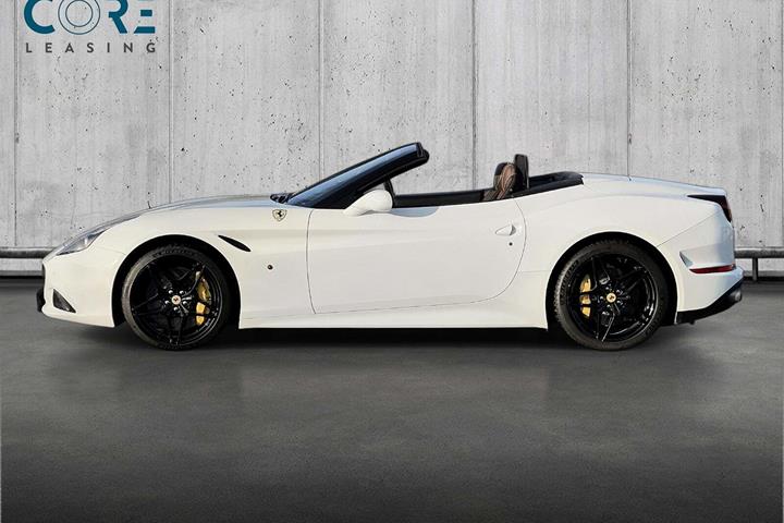 Hvid Ferrari California T fra 2015