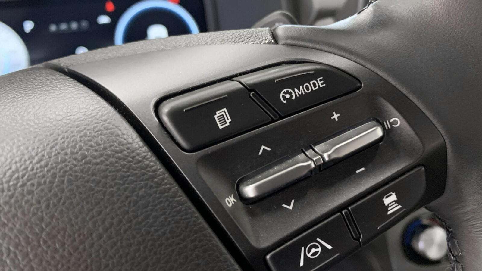 Blå Hyundai Kona fra 2022