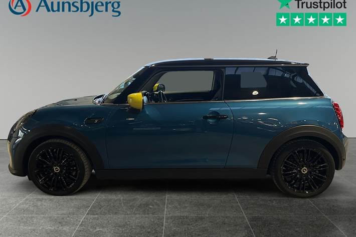 Blå Mini Cooper SE fra 2022