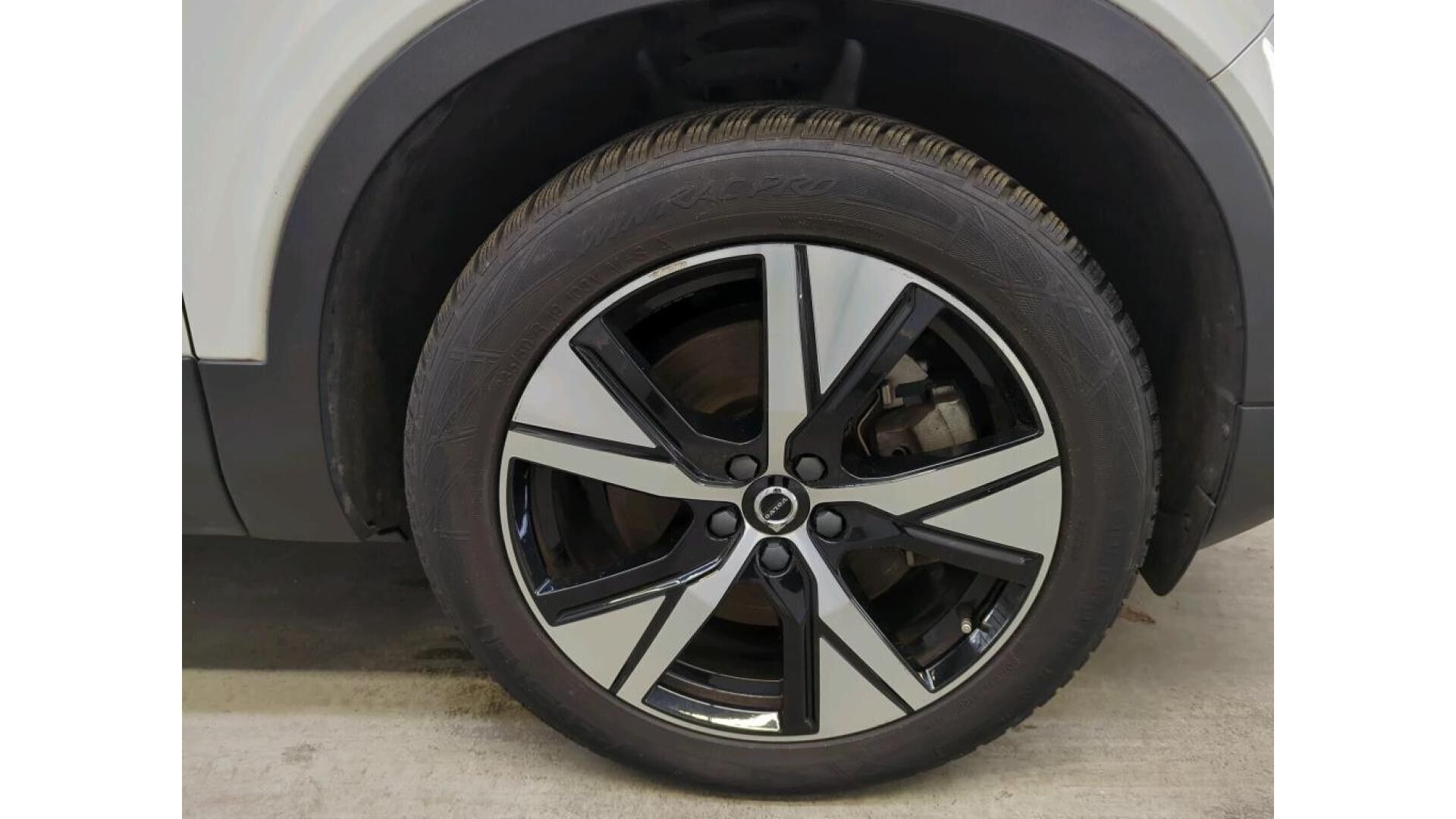 Hvid Volvo XC40 fra 2020