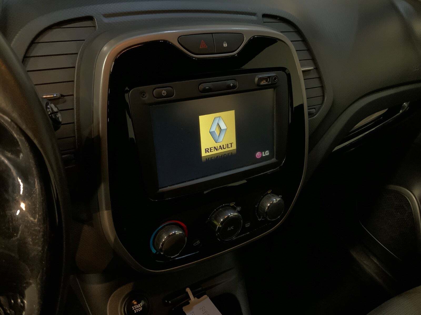 Beige Renault Captur fra 2016