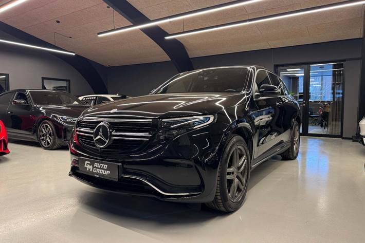 Sort Mercedes EQC400 fra 2021 set udefra