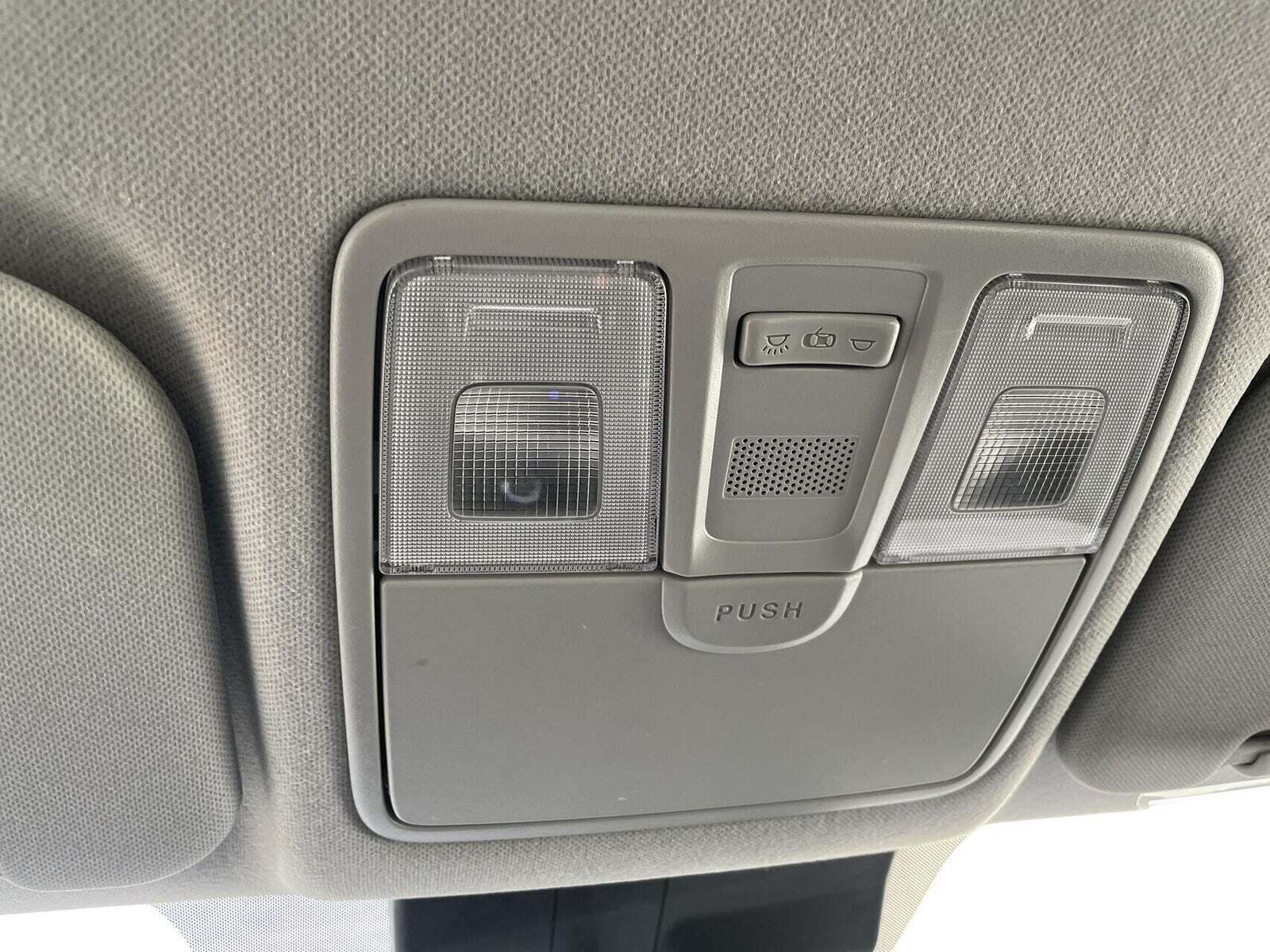 Blå Hyundai i20 fra 2020