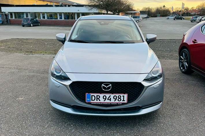 Sølv Mazda 2 fra 2022