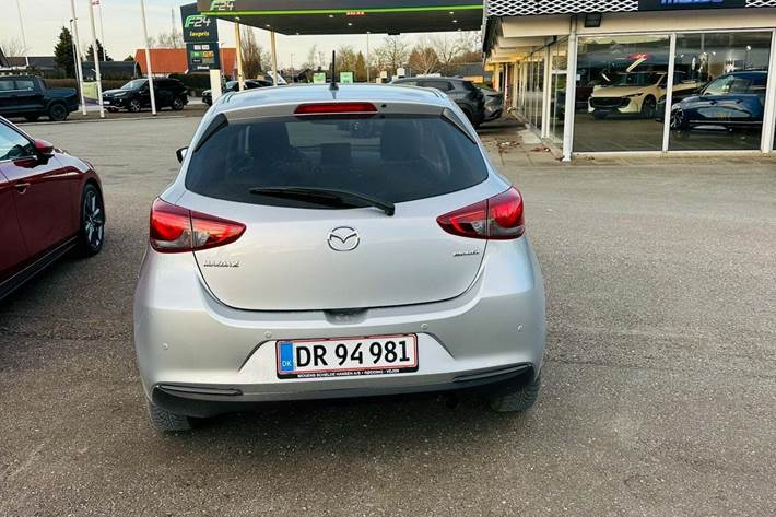 Sølv Mazda 2 fra 2022