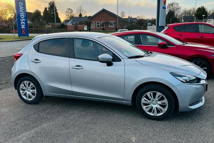 Sølv Mazda 2 fra 2022
