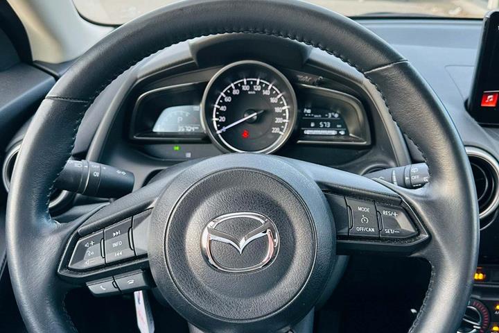 Sølv Mazda 2 fra 2022