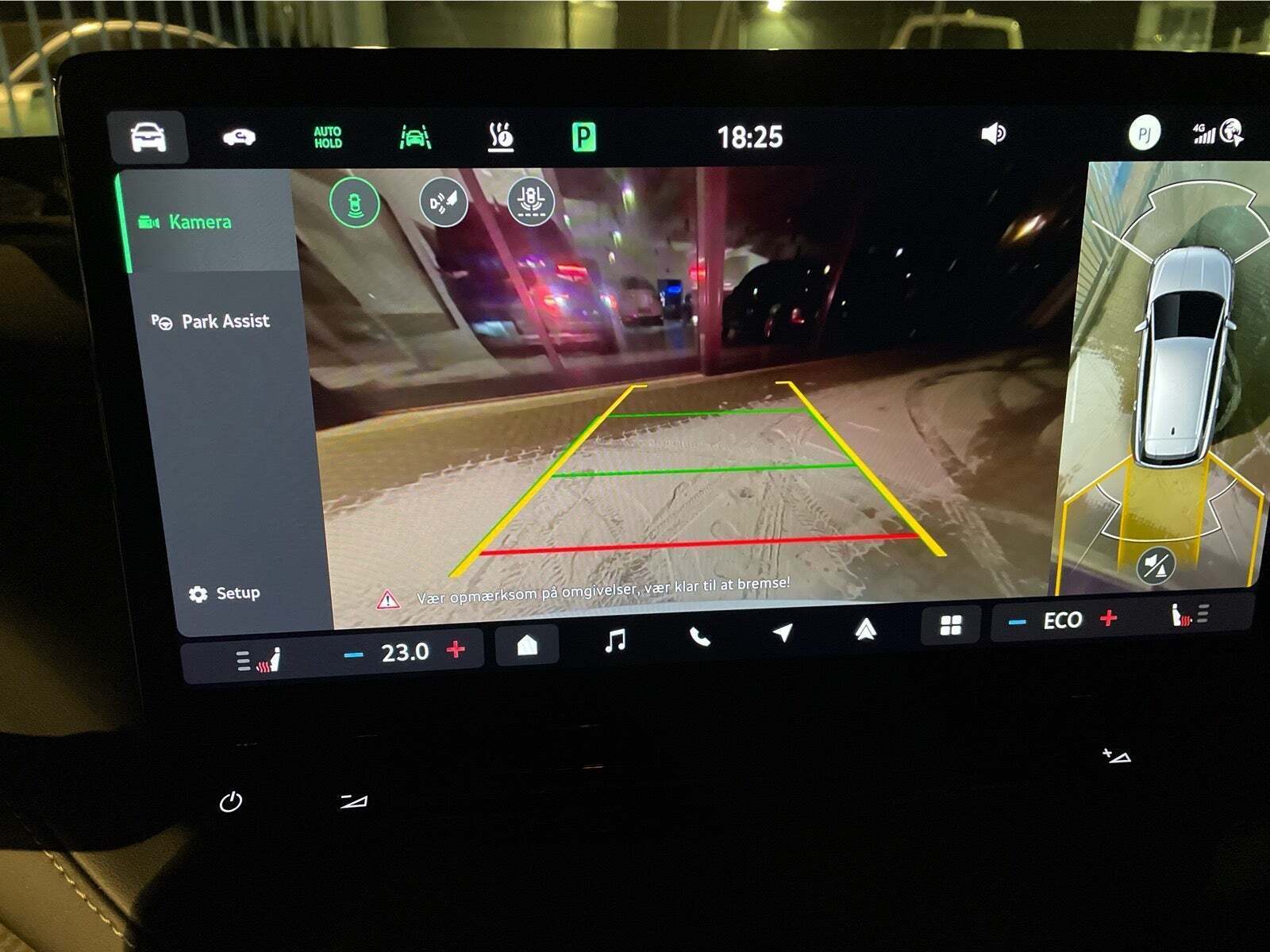 Hvid Skoda Enyaq fra 2025