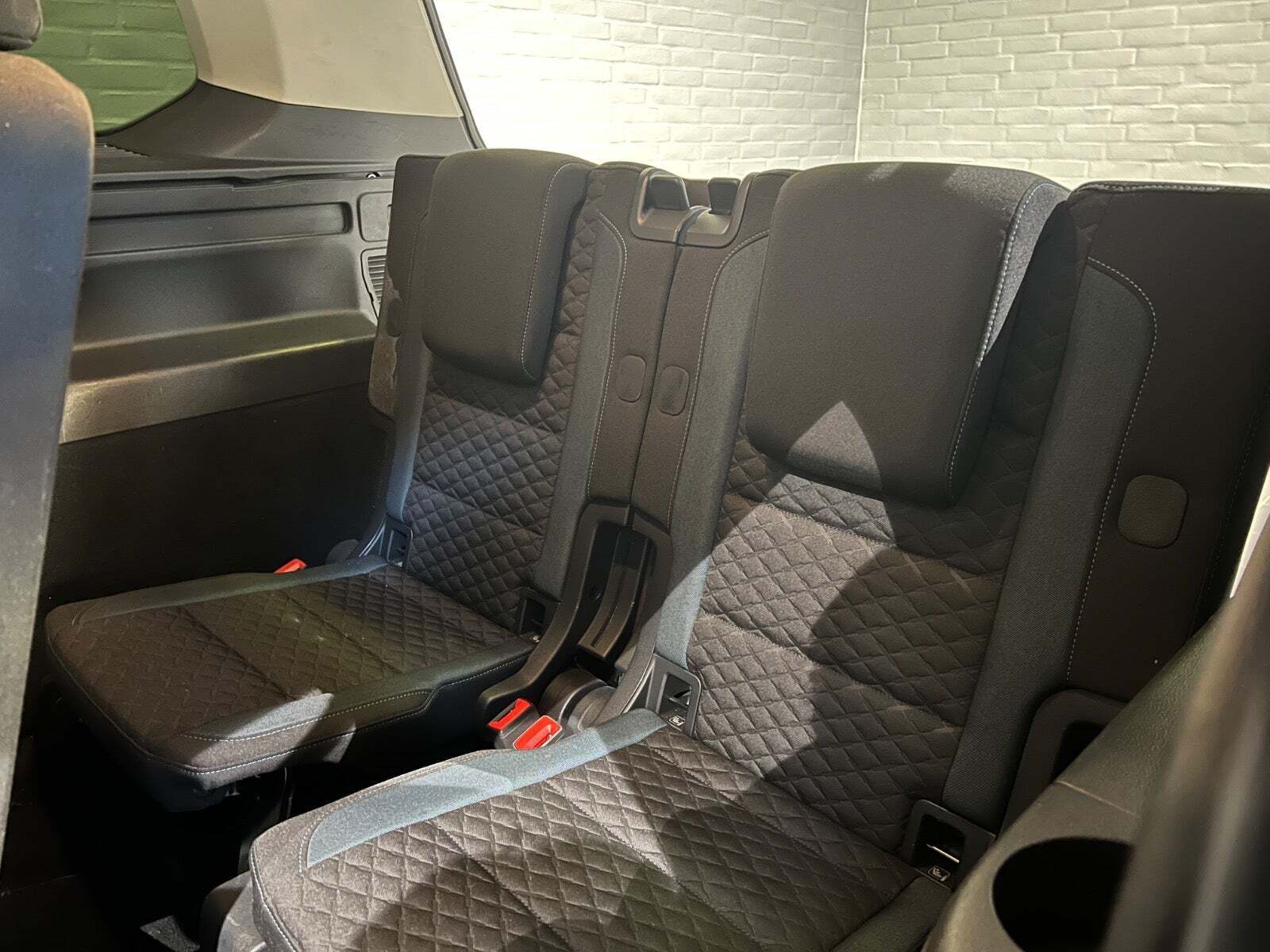 Sort VW Touran fra 2019