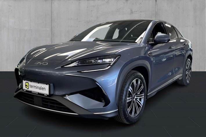 Blå BYD Sealion 7 fra 2024 set udefra
