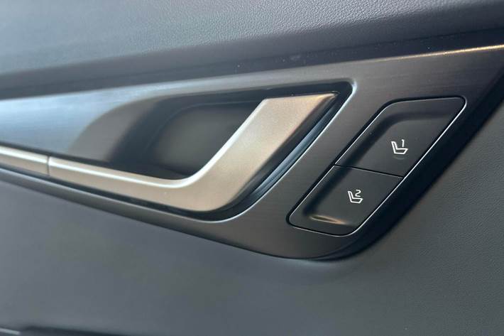 Grå Kia EV6 fra 2025