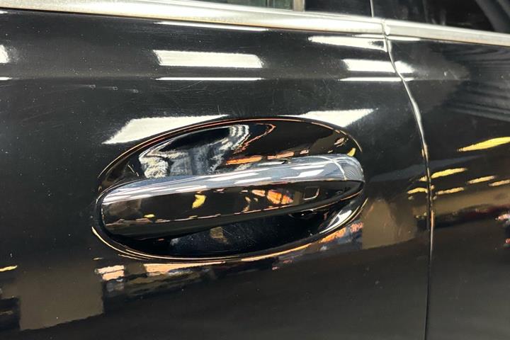 Sort Mercedes EQB 250 fra 2022