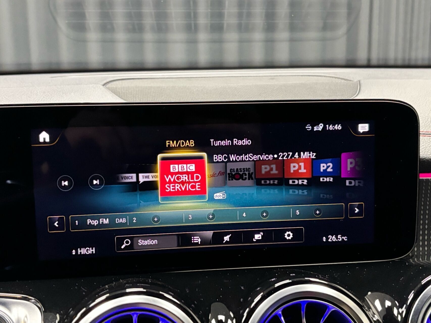 Sort Mercedes EQB 250 fra 2022