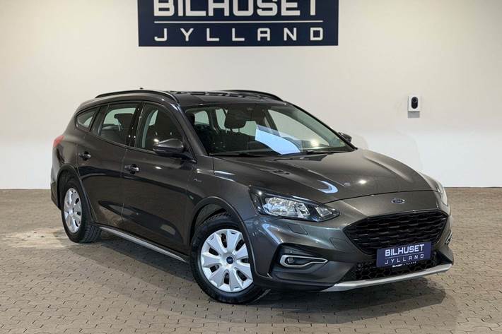 Grå Ford Focus fra 2019 set udefra