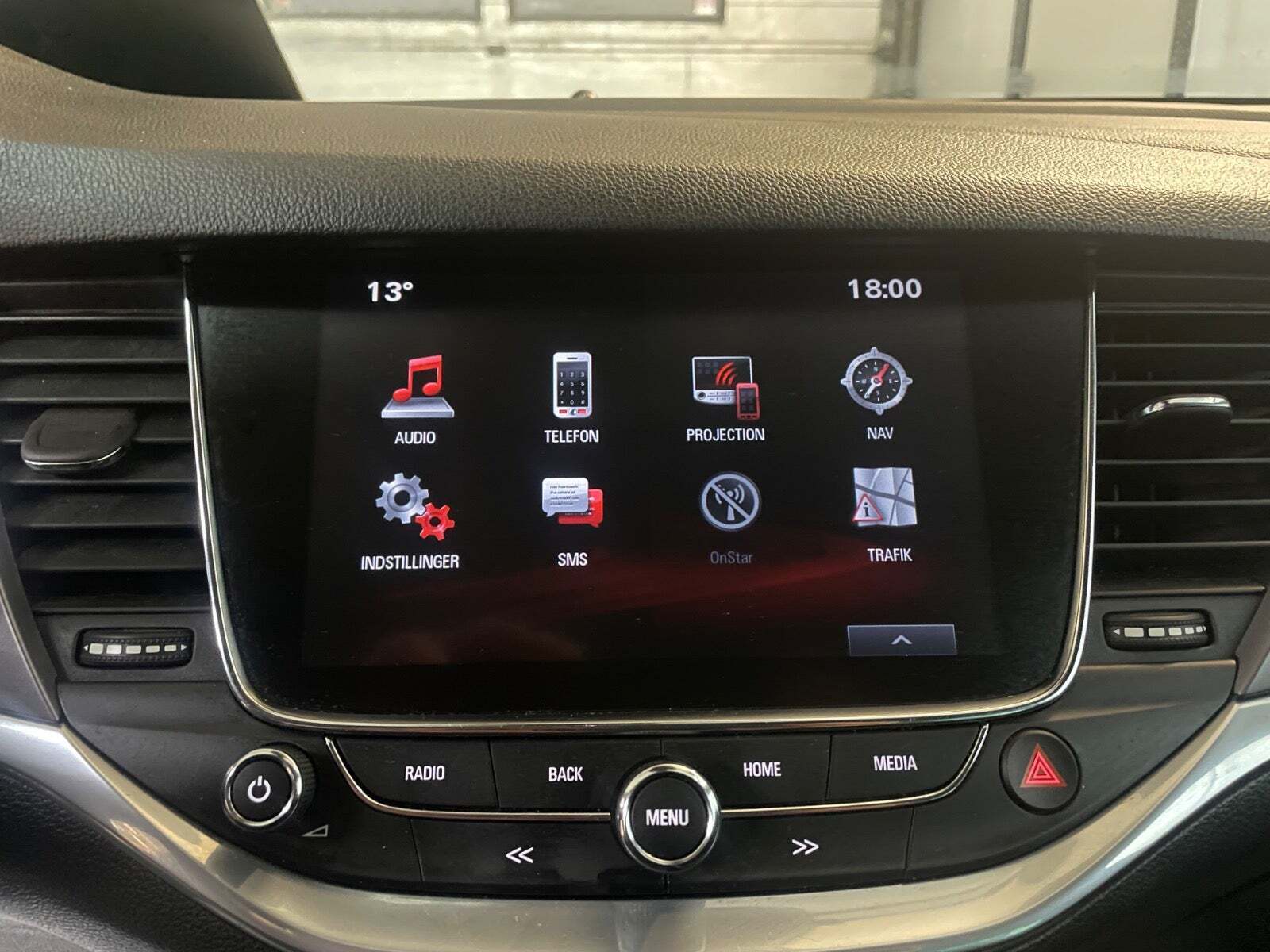 Grøn Opel Astra fra 2017