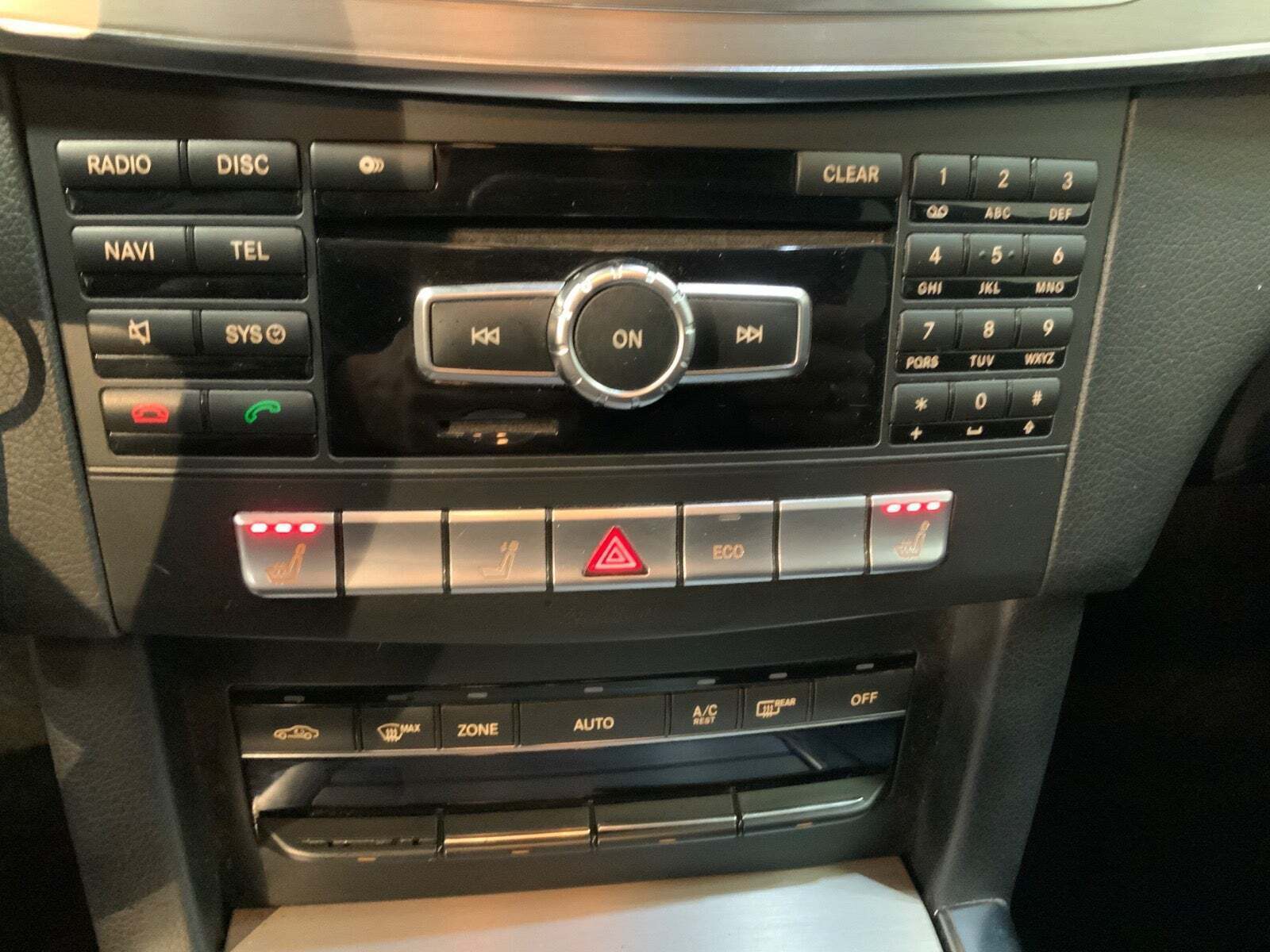 Hvid Mercedes E200 fra 2014