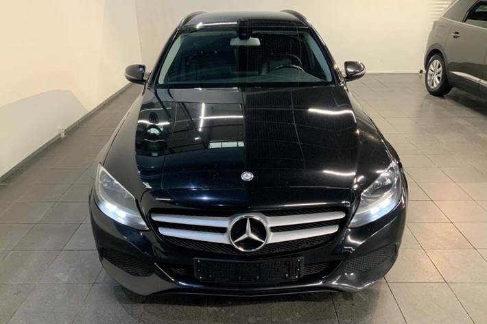 Sort Mercedes C220 d fra 2017