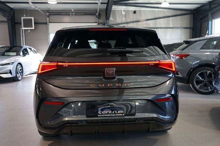 Grå Cupra Born fra 2023