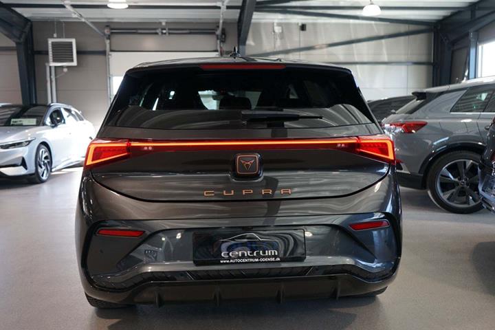 Grå Cupra Born fra 2023