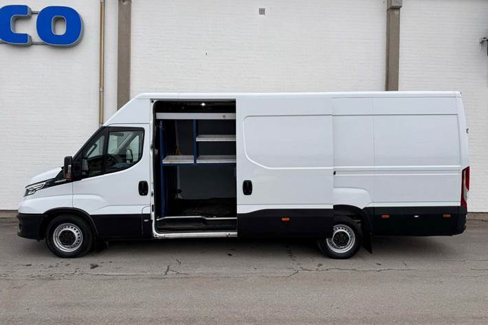 Hvid Iveco Daily fra 2024