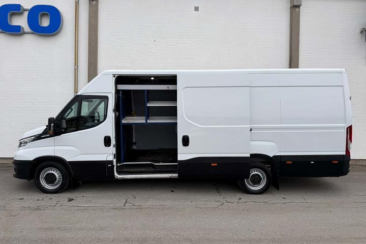 Hvid Iveco Daily fra 2024