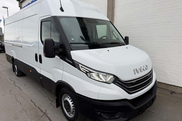 Hvid Iveco Daily fra 2024