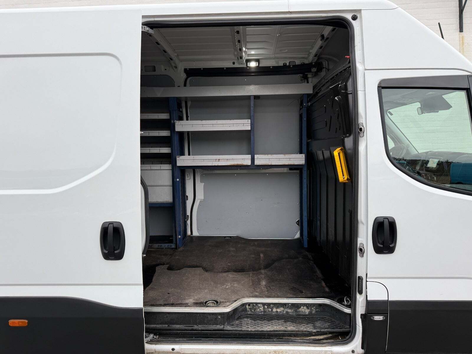 Hvid Iveco Daily fra 2024