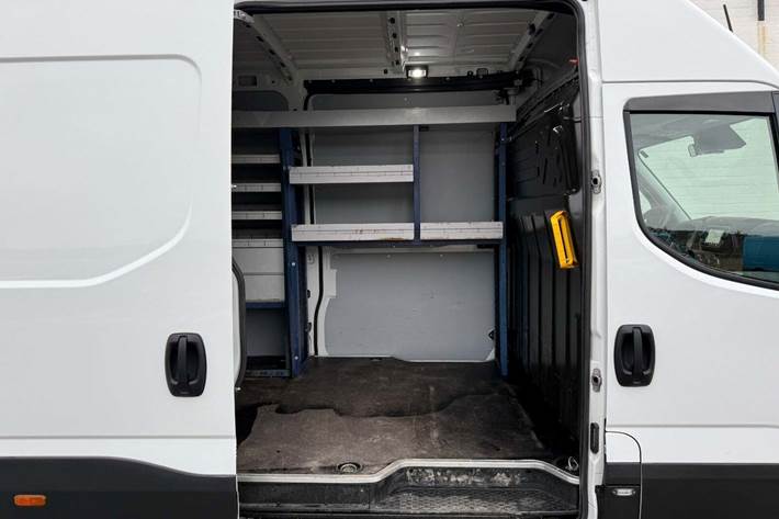 Hvid Iveco Daily fra 2024
