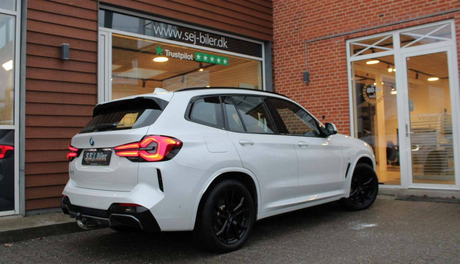 Hvid BMW iX3 fra 2022