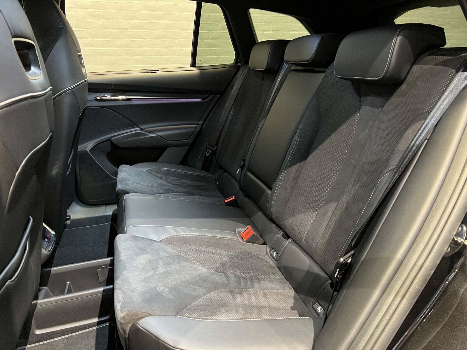 Sort Skoda Enyaq fra 2025