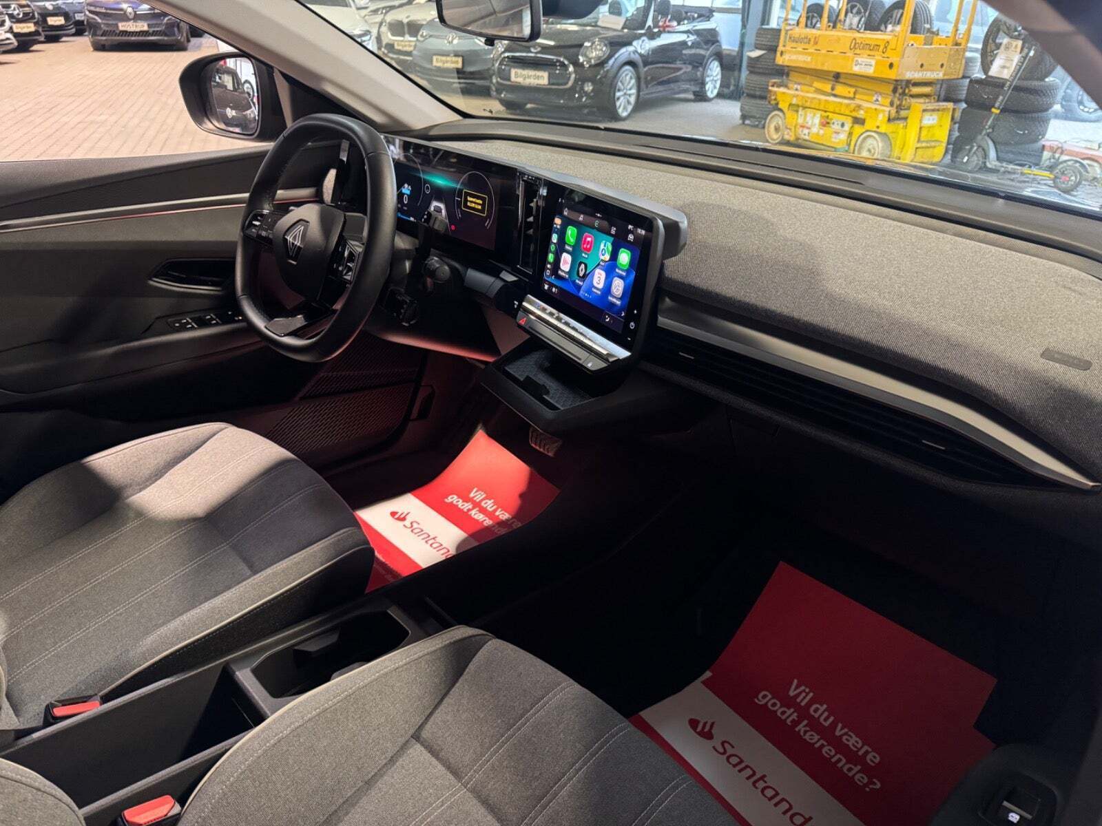 Sort Renault Megane E-Tech fra 2022