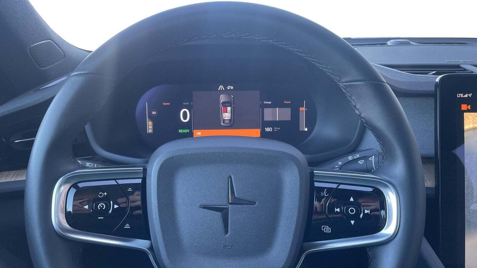 Hvid Polestar 2 fra 2023